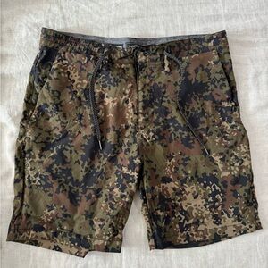 Billabong Camouflage Drawstring Shorts NWOT - Hybrid Surftrek Shorts 19"